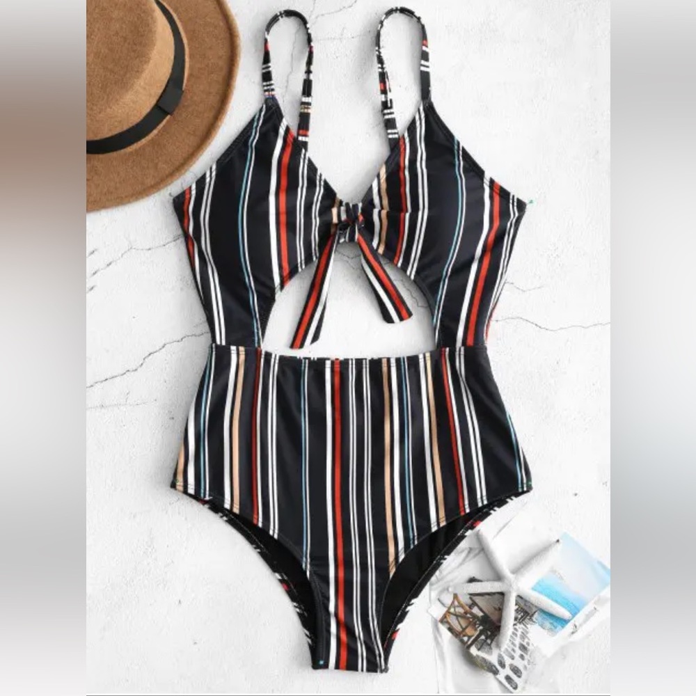 ZAFUL Striped Cutout One-piece Swimsuit